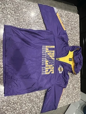 Chaqueta con Capucha Pullover Rompevientos Baloncesto Vintage Lakers Talla L NBA Púrpura Foto 1 de 2