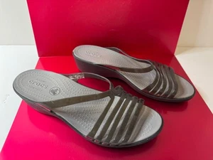 Crocs Isabella Mini-Keilsandale blau Gummi Riemchen Damengröße 9 kultig neu - Bild 1 von 14