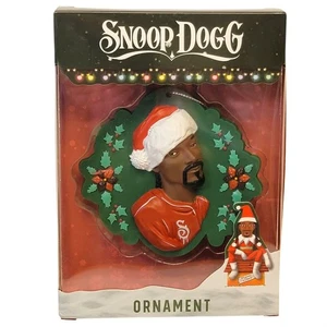 Snoop Dogg on the Stoop Wreath Christmas Ornament Holiday Tree Decoration Gift - Picture 1 of 3