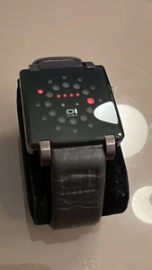 The One Gamma Ray Red Light Binary Watch Braun Leder Tech Wear Cyber Punk - Bild 1 von 8