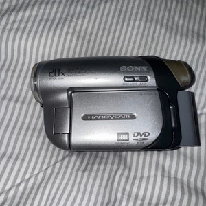 Sony Handycam DCR-DVD92E Handheld Mini DVD Camcorder Silver Tested - Picture 1 of 7