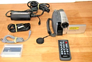Sony Handycam DCR-HC36 Mini DV Camcorder Silver 20x Optical Zoom-Working - Picture 1 of 19
