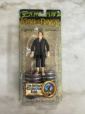 2004 El Señor de los Anillos 111º Cumpleaños Celebración Bilbo Toy Biz Nuevo de Lote Antiguo Foto 1 de 3