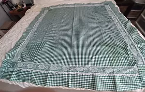 Tovaglia ricamata pizzo verde stile picnic 55" mq +6 tovaglioli su misura - Foto 1 di 9