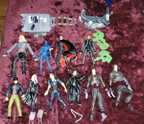 Marvel Legends X-Men Movie Lot - Magneto Rogue Cyclops Storm Mystique  Toad Cover