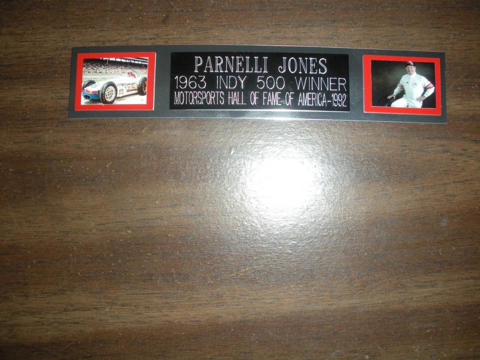 PLACA DE IDENTIFICACIÓN PARNELLI JONES (CARRERAS AUTOMÁTICAS) PARA EXHIBICIÓN/BANDERA/FOTO autografiada Foto 1 de 1