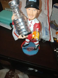 2002 FOREVER MEN OF THE ICE NICKLAS LIDSTROM 2002 STANLEY CUP BOBBLE HEAD... - Picture 1 of 8