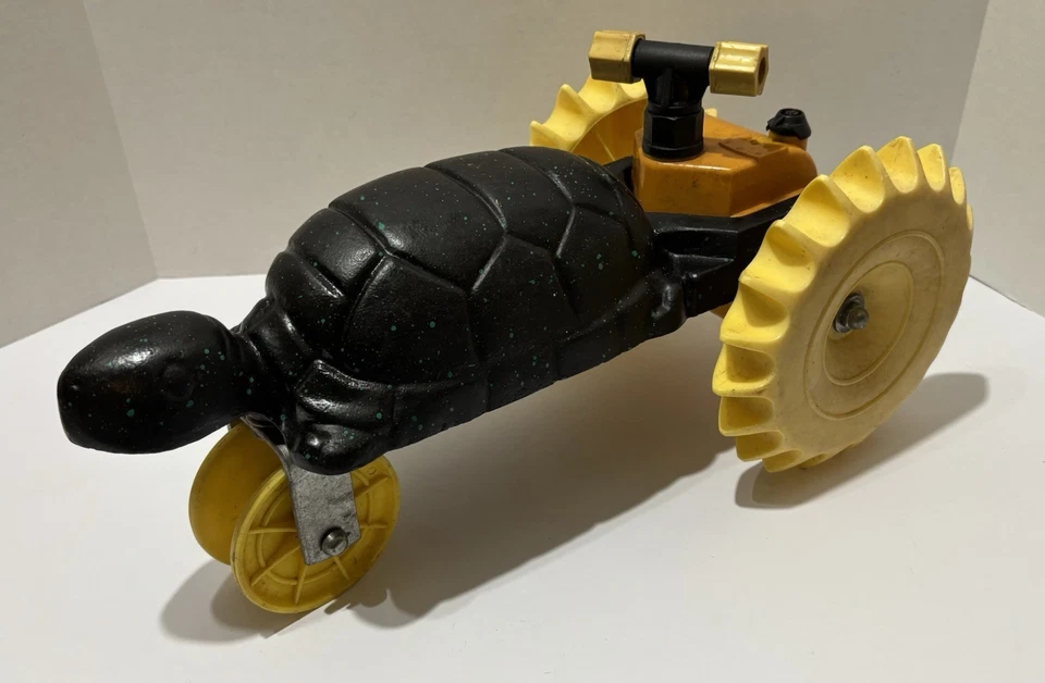 Aspersor de viaje de tortuga de hierro fundido vintage adorno de césped para reparación de piezas LEER Foto 1 de 4