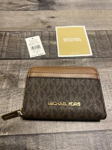 Nuovo Michael Kors Jet Set custodia carte da viaggio portafoglio firma MK marrone - Foto 1 di 9