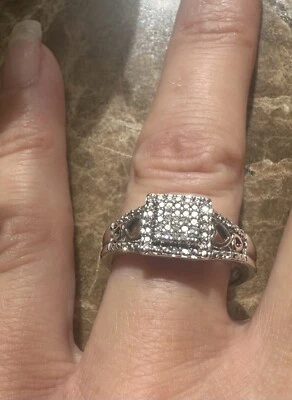 Anillo de compromiso de plata de ley con diamantes naturales de oro de 14k corazones talla 7 SOL Foto 1 de 4