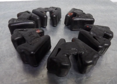 Conjunto de buchas amortecedores de borracha roda dentada cubo roda traseira Husqvarna Vitpilen 401 20-23 - Imagem 1 de 2