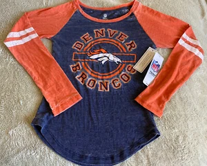 NUEVO Denver Broncos Fútbol Niñas Naranja Azul Raglán Camisa Manga Larga 10-12 - Imagen 1 de 11