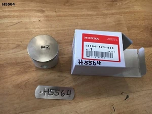 HONDA NSR 250 MC28 PISTON PN# 13104-KV3-830 NEW OLD STOCK H5564 - Picture 1 of 3