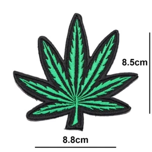 Cannabis Leaf Marijuana Embroidered  Patch Iron or Sew On Badge applique logo - Foto 1 di 2