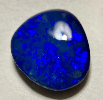 ENORME GEMA FINA DOBLETE ÓPALO NEGRO PÚRPURA AZUL MEDIANOCHE AUSTRALIANO 10,50 quilates 19x17 mm Foto 1 de 4