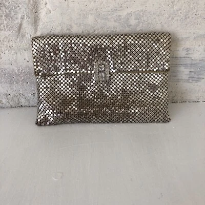 BOLSO/EMBRACHE DE NOCHE VINTAGE WHITING & DAVIS MALLA PLATEADA AÑOS 50 con espejo Foto 1 de 4