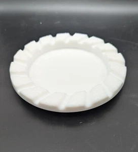 Cenicero de vidrio de leche blanco imperial vintage pesado grande plato de vela redondo 7,5" D - Imagen 1 de 9