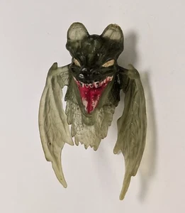 Kenner Swamp Thing Skinman FANGBAT BIOMASK Bat Evil Un-Men Accesorio Verde Parte - Imagen 1 de 1