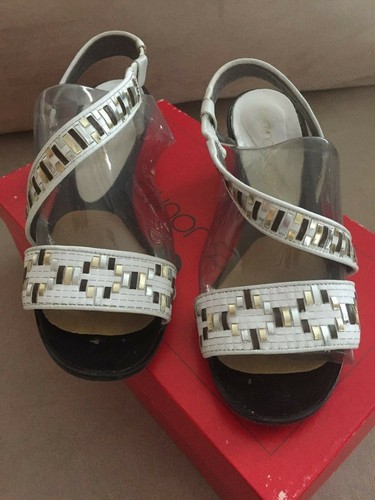 JORDAN VTG Charles Jourdan Sandals White Leather W G & Silver Accents Sz 6 M SPAIN