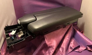 10-18 Mercedes W212 E550 Front Center Console Armrest Arm Rest Cover Assy Black - Picture 1 of 21