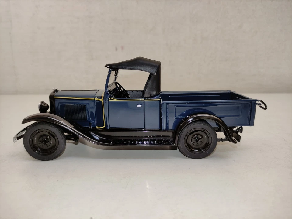 Danbury Mint Chevrolet Roadster Pickup  Scala 1/24-U19 - Immagine 1 di 4