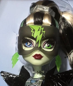 Mattel Creations ~Monster High Haunt Couture ~Midnight Runway~ Frankie Stein - Picture 1 of 8