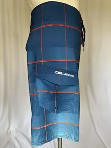 Billabong Herren Stretch Popeline Boardshorts blau/orange kariert, 30 Zoll - Bild 1 von 9