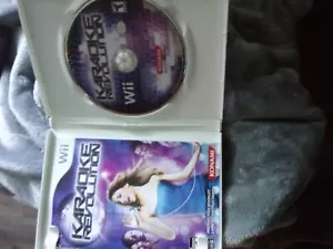 Karaoke Revolution - Nintendo Wii - Picture 1 of 2