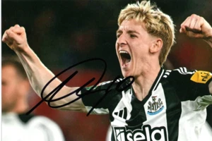 NEWCASTLE & ENGLAND: ANTHONY GORDON SIGNED 6x4 ACTION PHOTO+COA - Picture 1 of 1