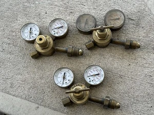 Lot Of 3 HARRIS 301-AR/CD60 Gas Regulators 650L & Gauges Argon Carbon Dioxide - Picture 1 of 24