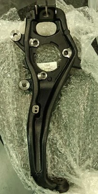  Nissan/Infiniti 40014-1LA0 OEM Genuine SPINDLE-KNUCKLE, RH Side NEW IN BOX - Image 1 of 4