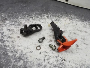 1982 Honda CR 250 CR250R Front Foot Pegs 2885 - Picture 1 of 8