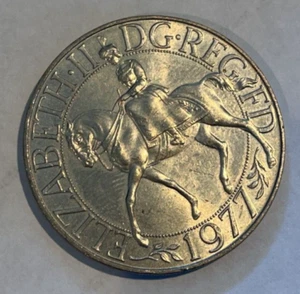 1977 ELIZABETH II DG REG FD JUBILEE COIN - Picture 1 of 2