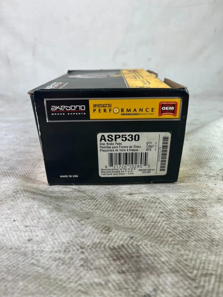 Juego de pastillas de freno de disco delanteras AWD Akebono ASP530 se adapta; Mitsubishi Outlander 2005-2006 Foto 1 de 4