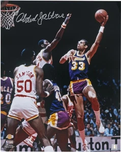 Kareem Abdul-Jabbar Lakers Signed 16" x 20" Sky Hook vs. Houston Rockets Photo - Picture 1 of 1