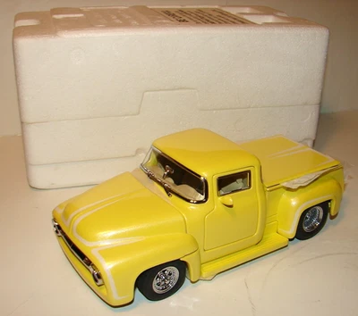 Camioneta pickup Ford F-100 1956 Street Machine Danbury como nueva 1:24 en espuma de poliestireno bonita Foto 1 de 4