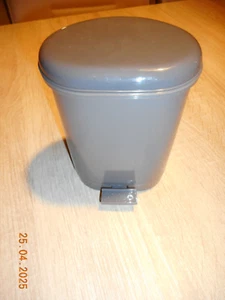 Tischmülleimer 590 ml mit Schwingdeckel Mülleimer Abfalleimer Papierkorb grau - Bild 1 von 5
