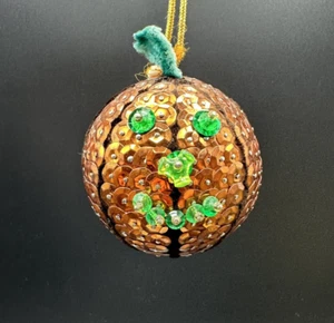 Vintage Pailletten Kürbis Perlen Satin Stecknadel Handarbeit Weihnachtsschmuck MCM - Bild 1 von 6