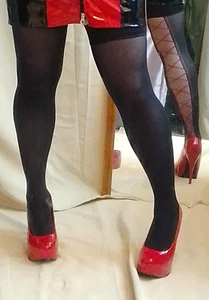 BLACK HOLD UP STOCKINGS 50D OPAQUE SHEER 10D CRISS CROSS RED SEAMER BACK MEDIUM - Picture 1 of 1