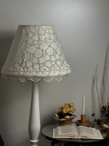 Victorian classic fabric lampshade with floral pattern and beads, white lamp - Picture 1 of 13