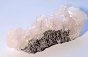 NATÜRLICHES STÜCK MANGANO CALCIT - 12 x 4,7 x 4,0 cm 245 g FLUORESZEN U.V. - Bild 1 von 7