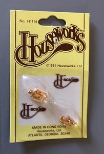 DOLLHOUSE MINIATURE. 1/24 SCALE. DOOR KNOBS W/ KEYS. By HOUSEWORKS. - Picture 1 of 3