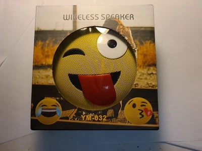 Altavoz portátil inalámbrico Bluetooth Emoji descontinuado, cara guiñando un ojo Foto 1 de 4