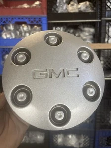 2004 - 2008 GMC Canyon OEM Center Cap 9593984 - Picture 1 of 4