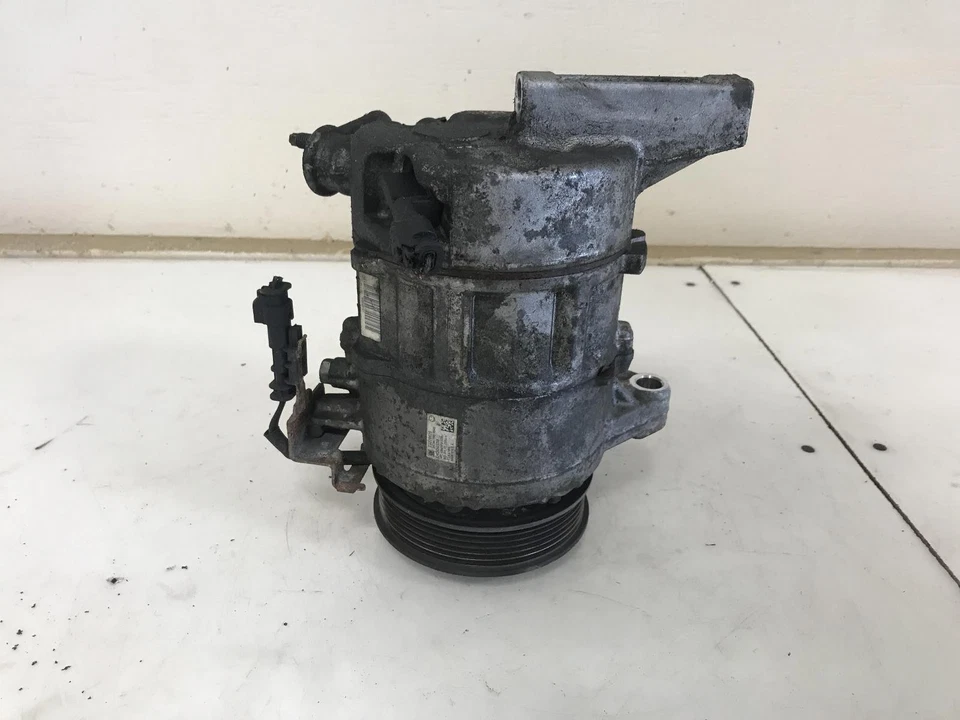 Compresor de aire acondicionado usado se adapta a: 2015 GMC Acadia grado A Foto 1 de 4