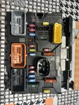 CENTRALINA BSM PER PEUGEOT 307 Berlina 2° Serie 9659742080 - L06 diesel 1600 - Immagine 1 di 2