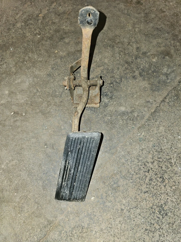 Mopar B-Body Dodge Plymouth 1971 1972 1973 1974 cargador montaje pedal de gasolina Foto 1 de 1