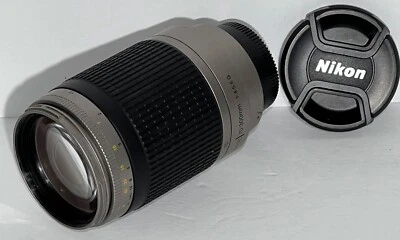 Kit de lentes Nikon AF 70-300 mm f/4-5,6 G filtros capucha para D3100 D3000 D90 D80 plateado Foto 1 de 4