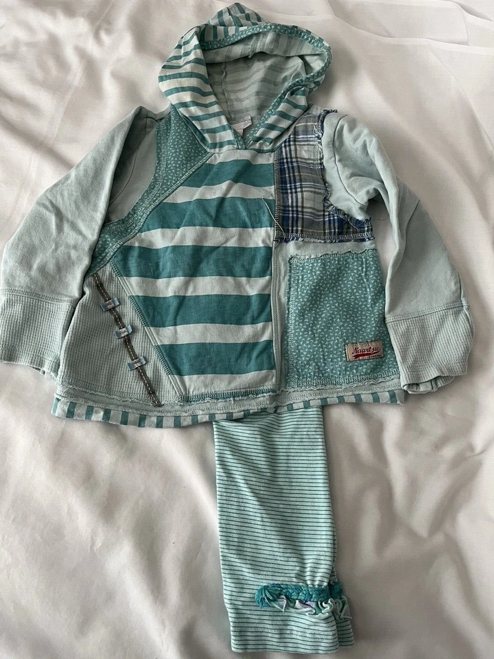 女孩 XS 上衣和M 裤 Naartjie 绿色条纹蓝色拼布 — 第 1/4 张图片