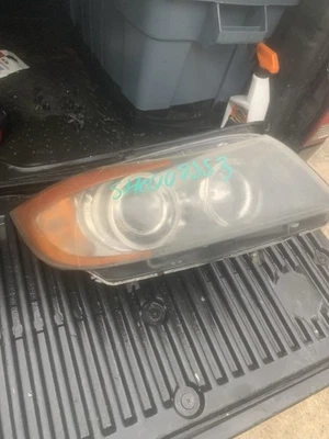 Conjunto de faros de pasajero BMW 325i 2008 Foto 1 de 4